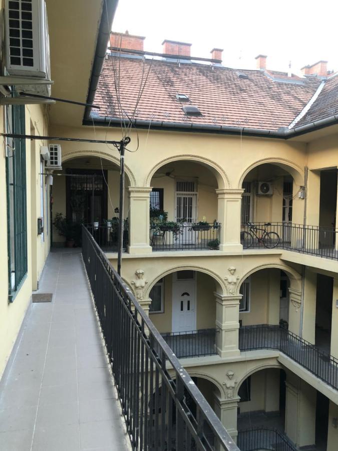 V57 Apartment Oktogon Budapest Extérieur photo